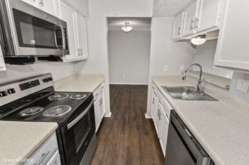 Hilton Head Apartments Kitchen